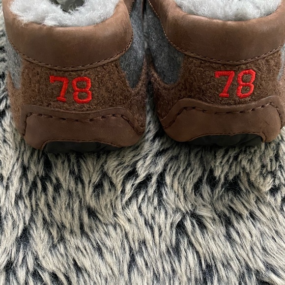 UGG - Picture 3 of 6